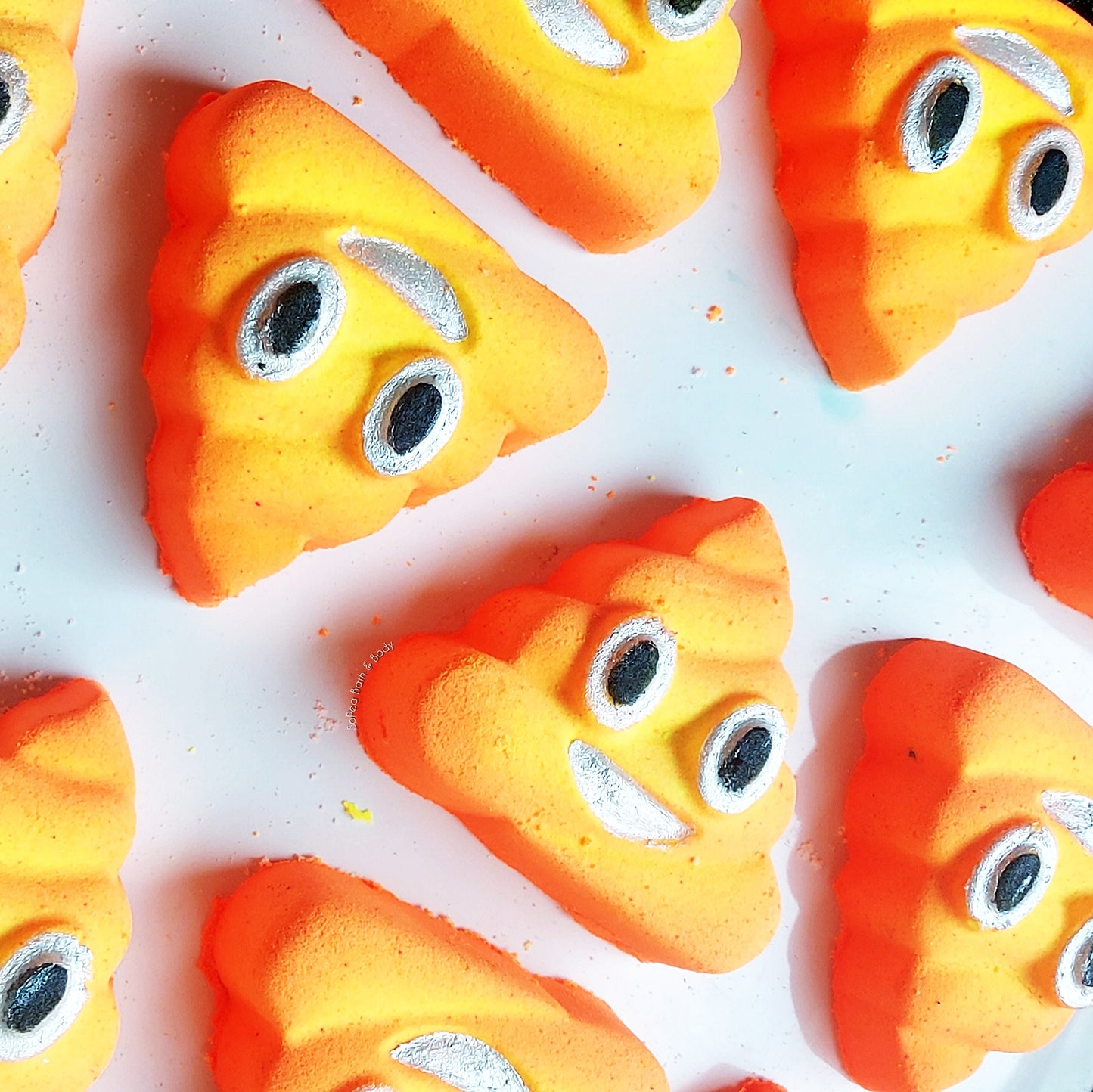 Poo Emoji | Foam Bananas Scented | Bath Bomb